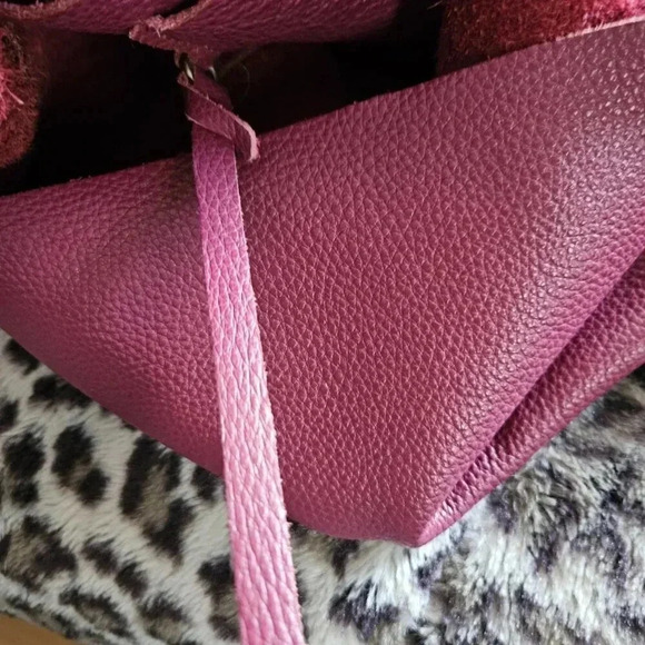 M0851 | HB30 Classic Saddle Slouchy Raspberry Hobo  Bag - Picture 9 of 16